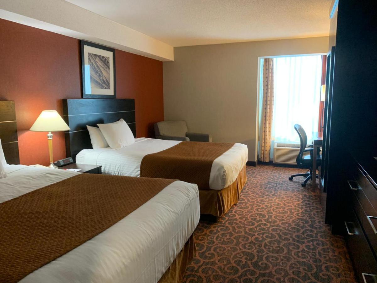 Queen Room Two Queen Beds Non-Smoking