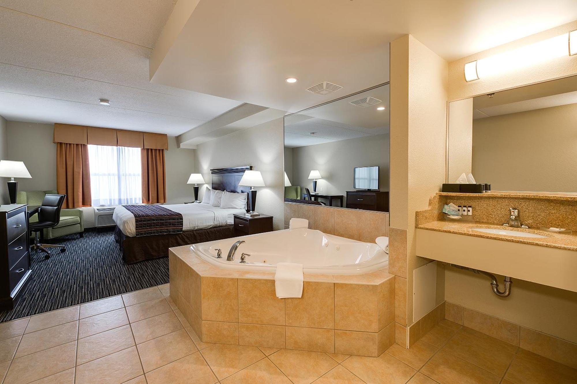 King Suite Spa Bath