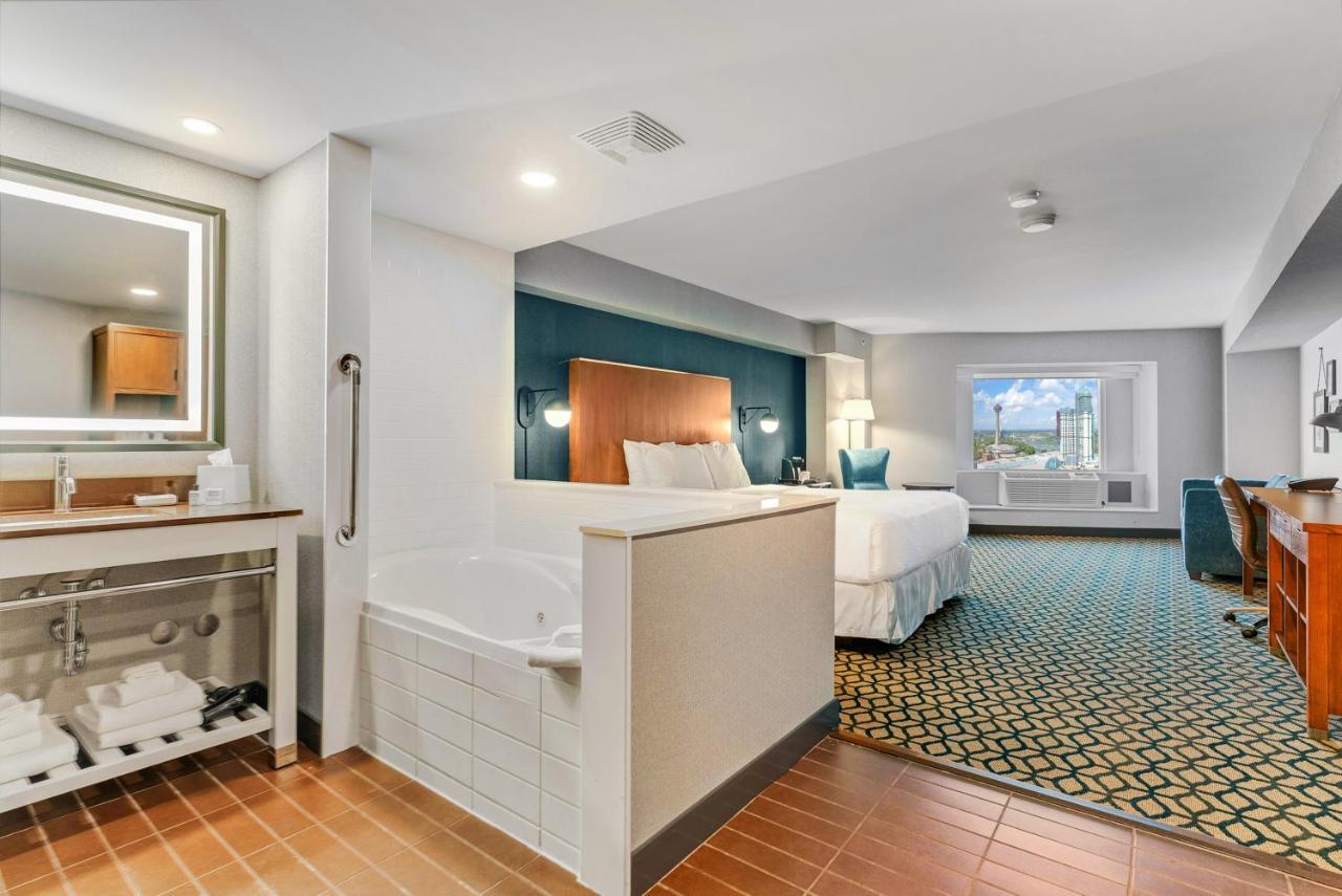 Habitación Deluxe con 1 cama extragrande y vistas a la ciudad - No fumadores