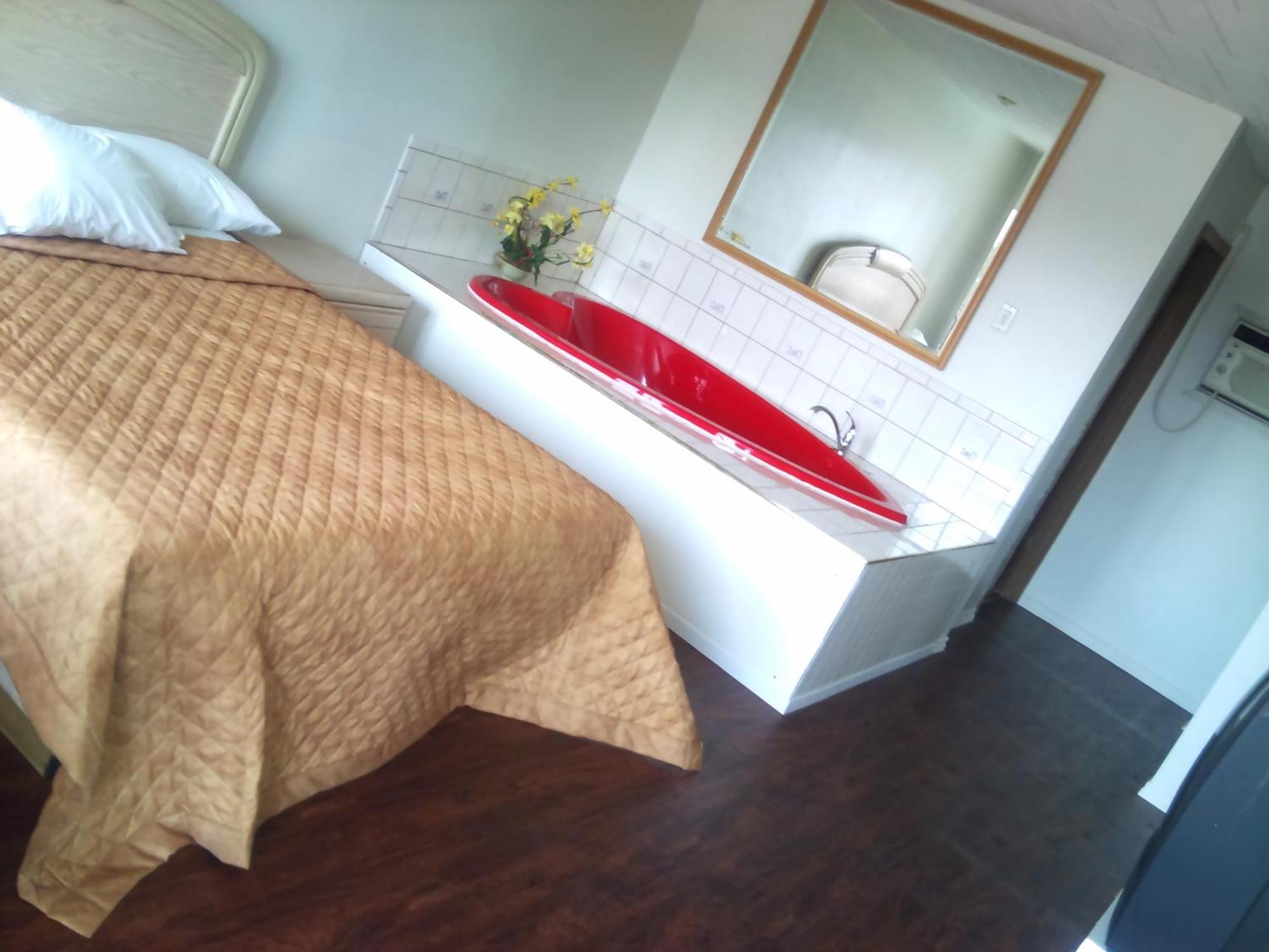 Queen Suite Spa Bath