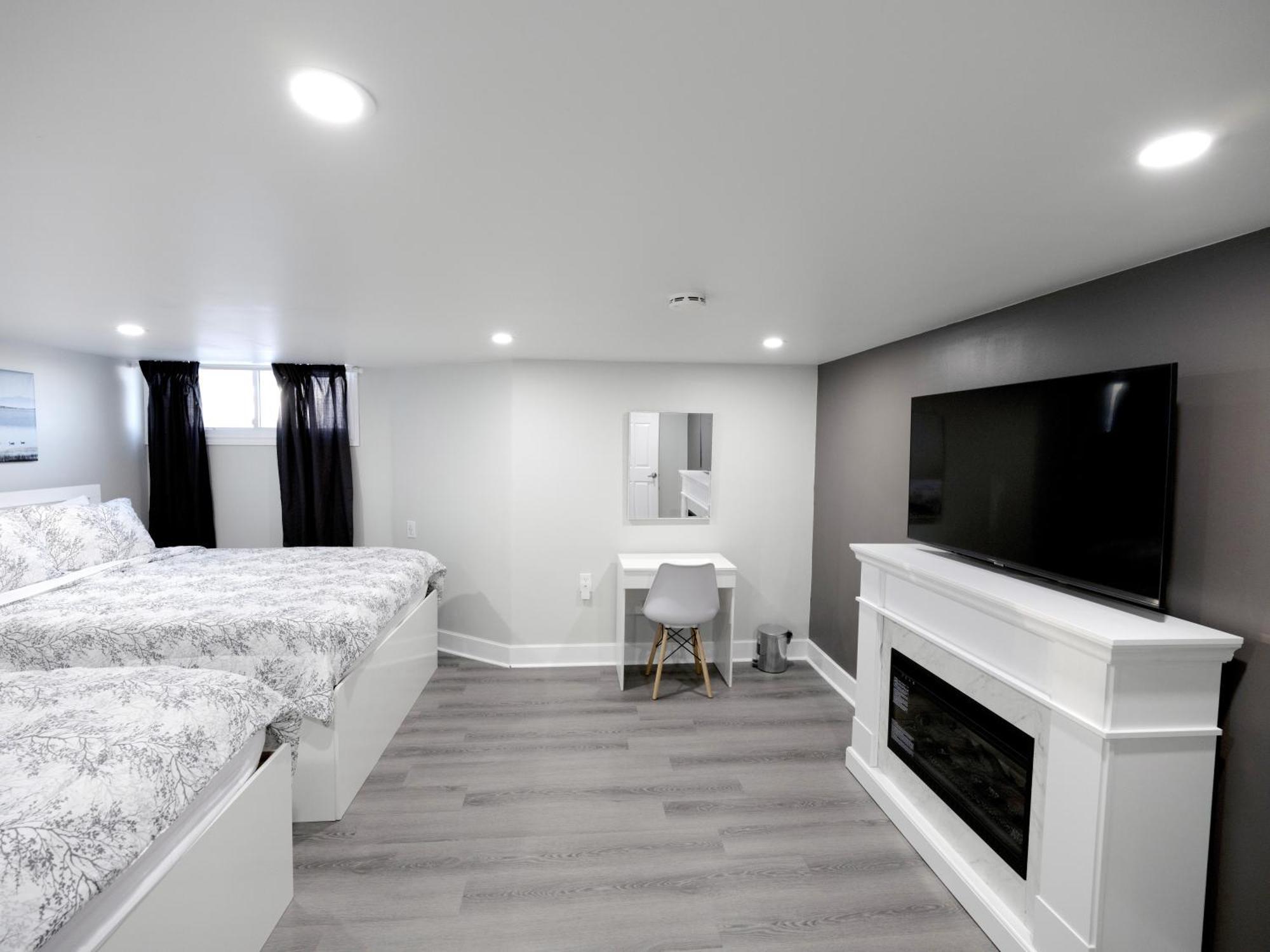 Deluxe Queen Room