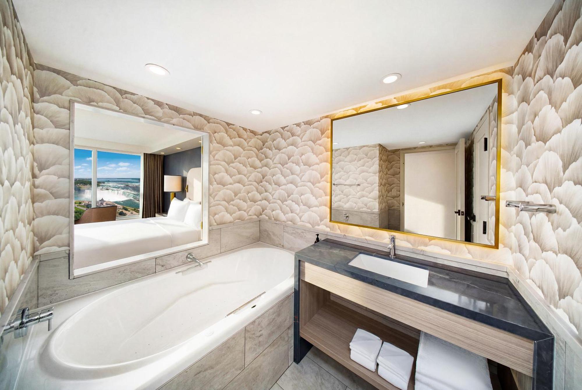 Junior Presidential Suite 