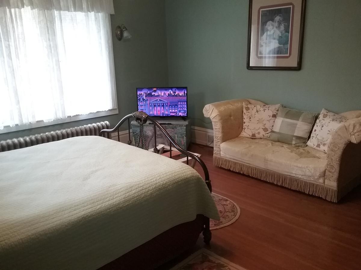 Superior Queen Room with Shower