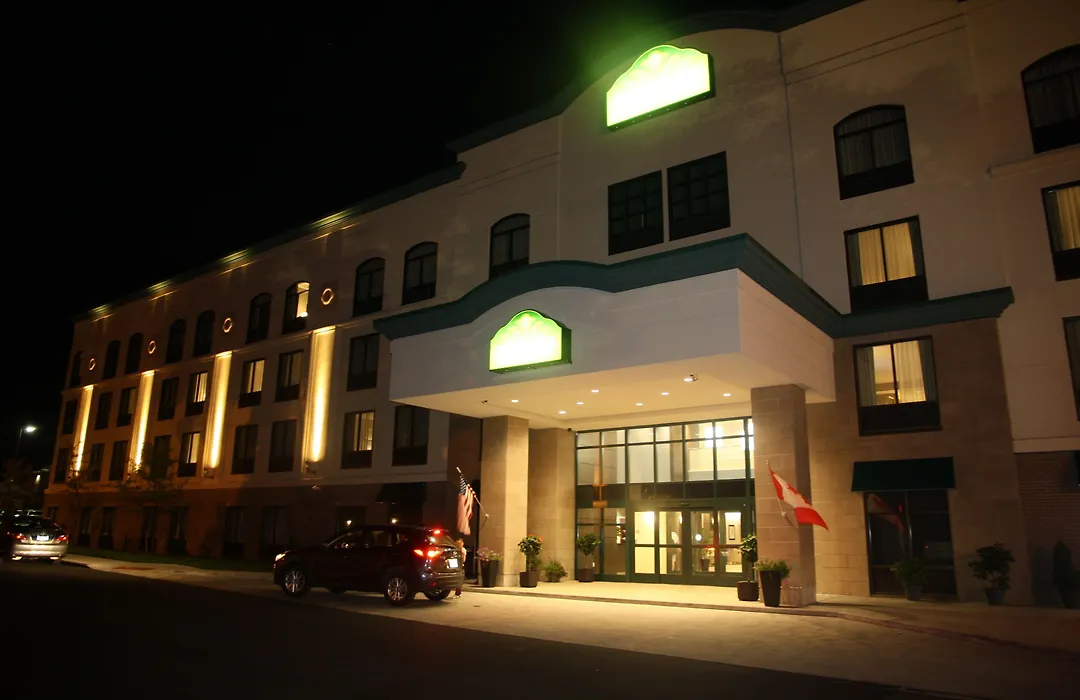 Wingate By Wyndham Niagara Falls-1