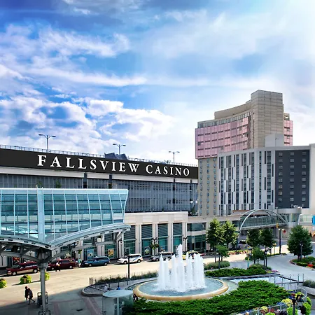 Wyndham Grand Fallsview Hotel-3